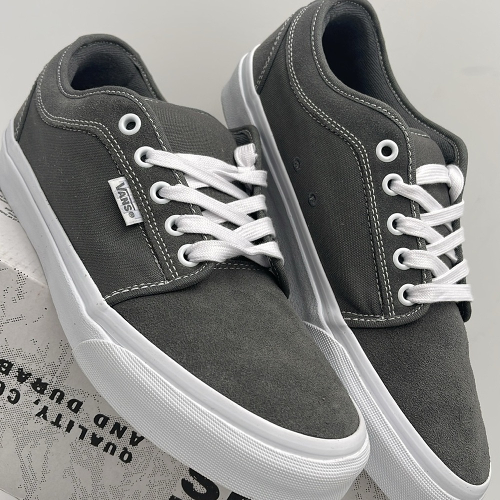Vans Men's Gray Canvas Sneakers Skate Chukka L
Pewter/True White
VN0A4BX4195 - Picture 7 of 16
